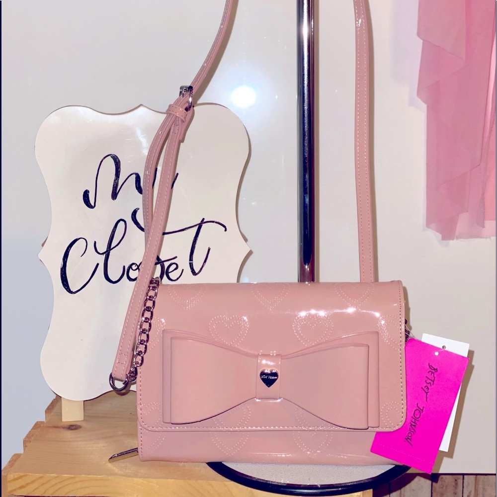 NWT 💝🎀 Betsey Johnson Crossbody Wallet